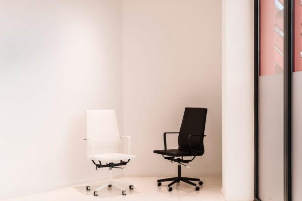 VVD-Chair2