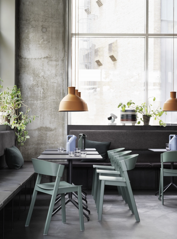 4044-cover-side-chair-lifestyle-image