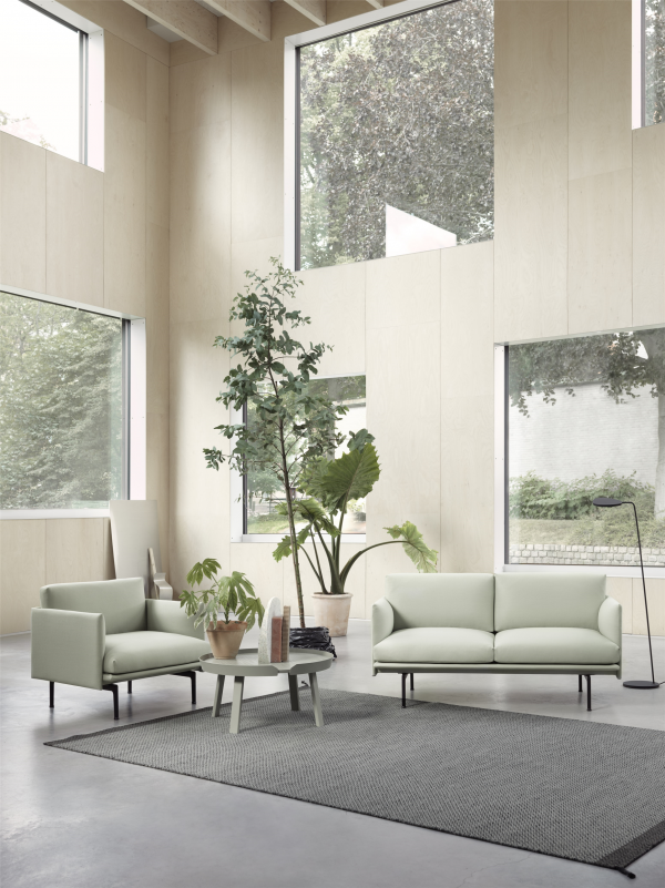 Outline-studio-chair-sofa-around-leaf-floor-lamp-ply-rug_2_muuto