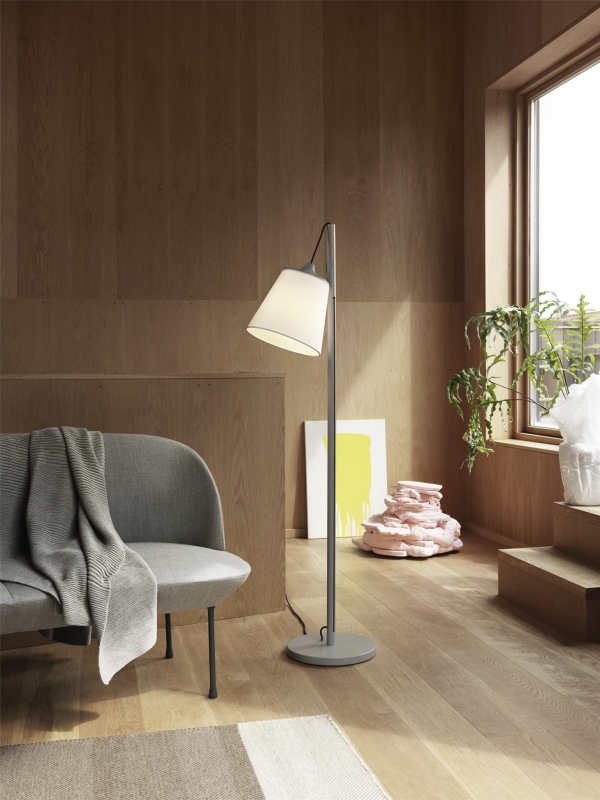 pull-floor-lamp-grey-oslo-sofa-fiord-151-varjo-rug-muuto-org_(150)